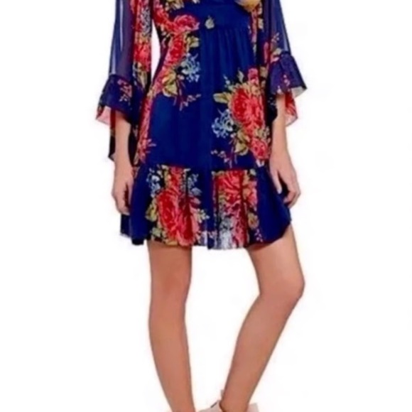 Betsey Johnson Blue/Pink Ruffled Tiered Long Bell Sleeve Dress. Size 8 - Picture 10 of 10